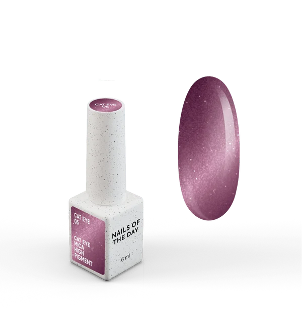 NAILSOFTHEDAY Gel Polish Cat Eye 05 — dark pink cat-eye gel polish with fine metallic flakes and a subtle light-reflective effect. Full coverage in one layer. 6 ml. 